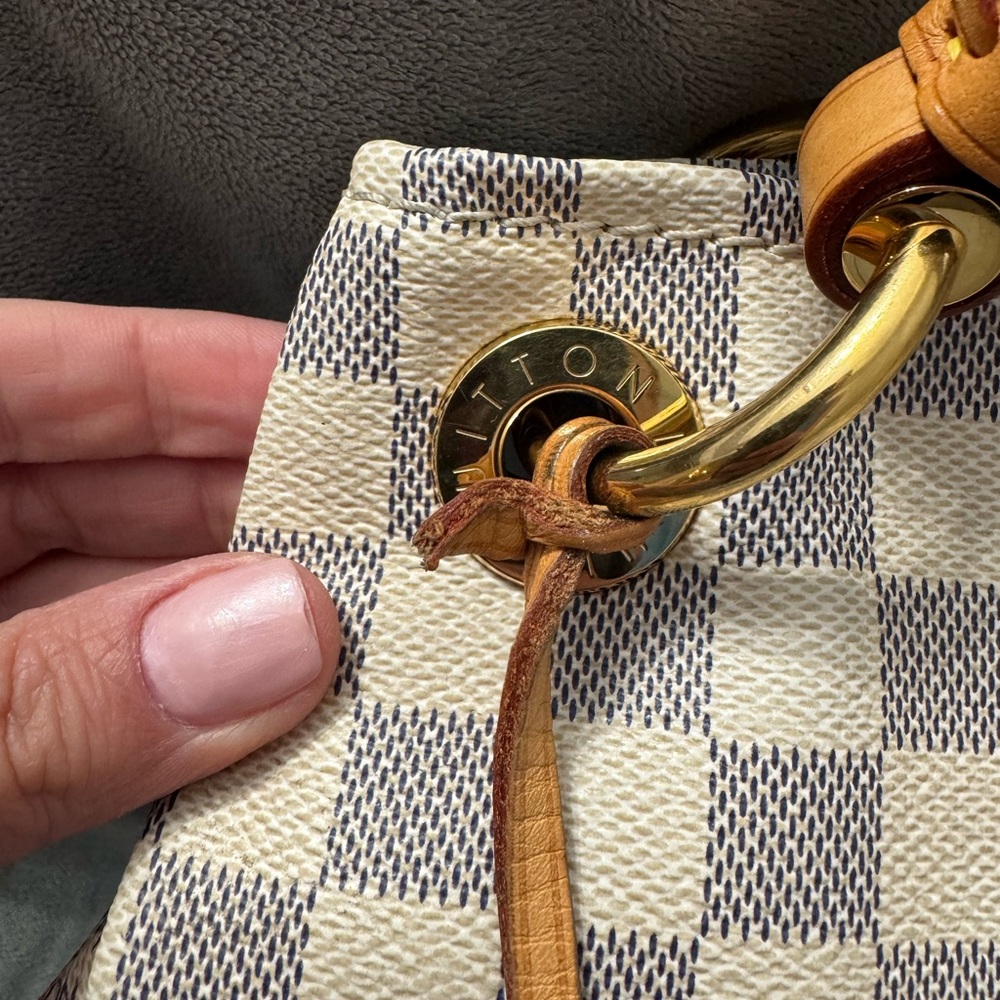 Authentic Louis Vuitton Artsy Damier Azur MM - Picture 6 of 15